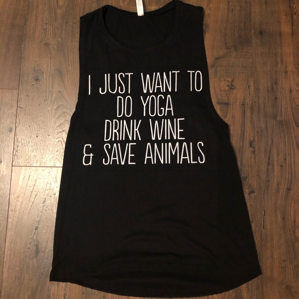 Black graphic yoga tank